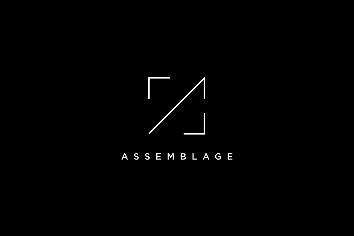 Logo assemblage